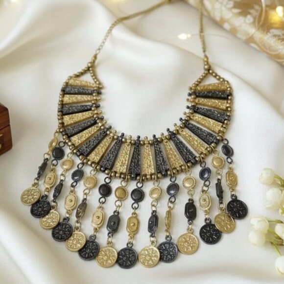 🆕️Indian Boho Chic Gold-Toned Statement Necklace | Artisan Masterpiece 🌿 - Picture 5 of 15